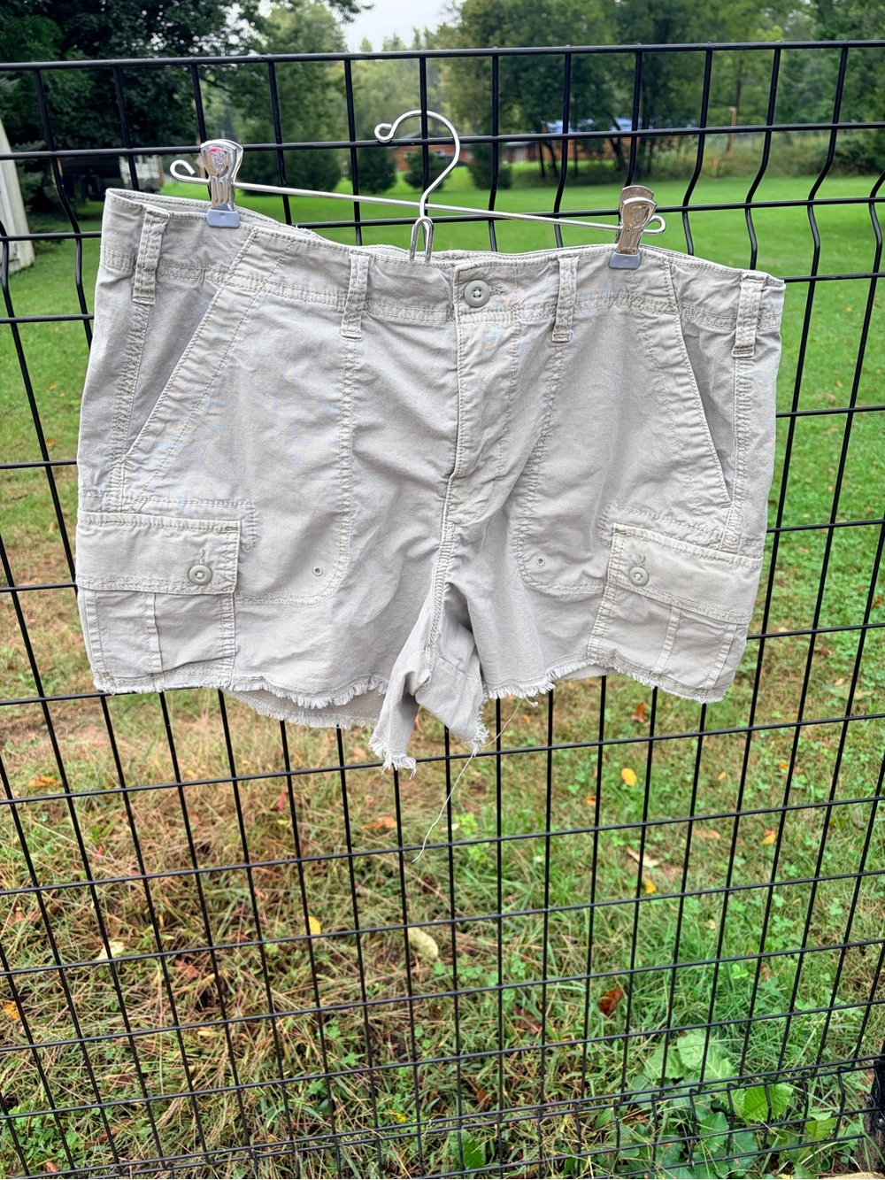 American Eagle Outfitters Women's Cargo Shorts in Light Gray